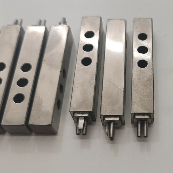 Özelleştirilmiş Hassas Montaj Satır Takımları